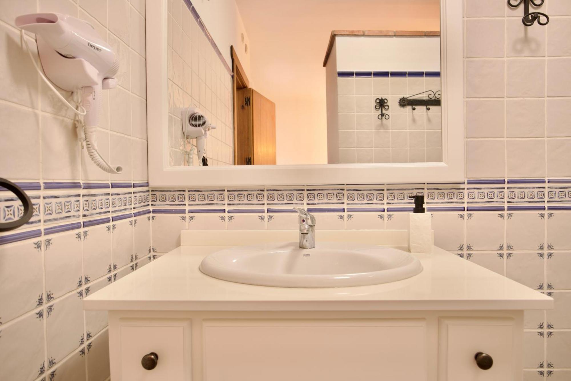 Nueva 33 Apartamentos En El Centro De نيرخا المظهر الخارجي الصورة